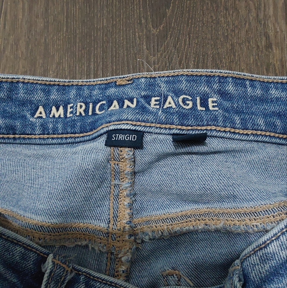 AMERICAN EAGLE NWOT Strigid Mom Jeans - Picture 3 of 6